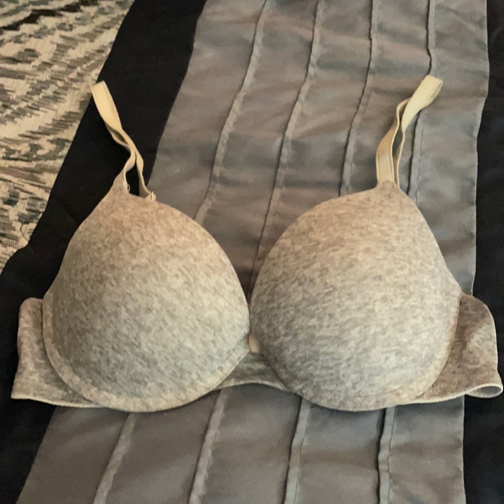 Victoria’s Secret T-shirt bra